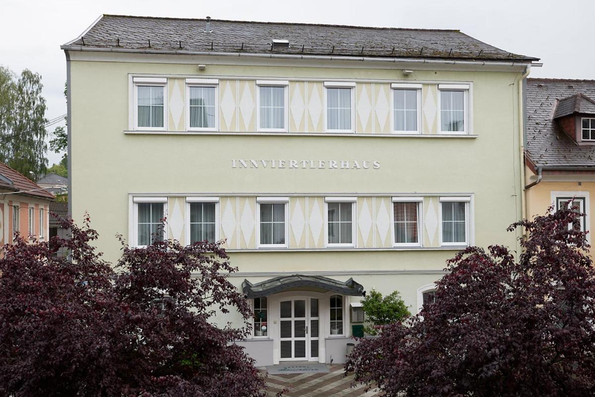 Gasthof Hametner Mit Innviertlerhof Mit Direktem Zugang Zur Therme Mediterrana Durch Unseren Garten! باد هول المظهر الخارجي الصورة